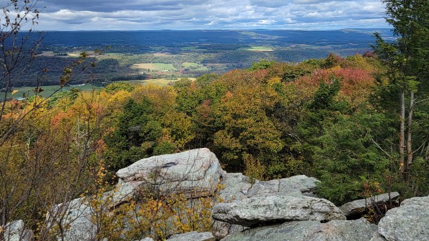 Hiking to Knife’s Edge and Bear Rocks on the Appalachian Trail in Pennsylvania
