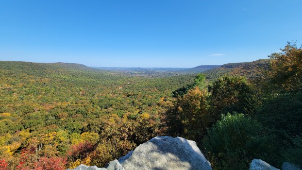 Ultimate Guide to Hiking the Hawk Mountain Trails in Pennsylvania