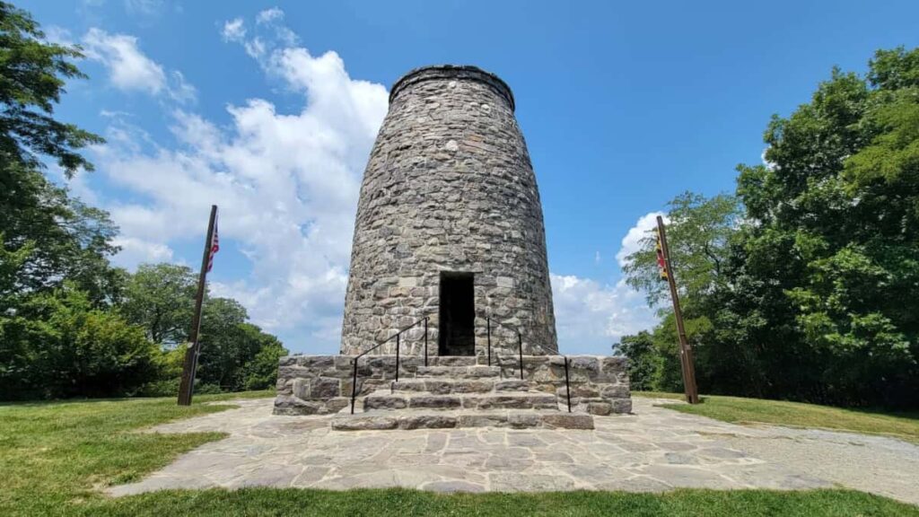 The Washington Monument in Maryland is a squat, stone, cylindrical structure