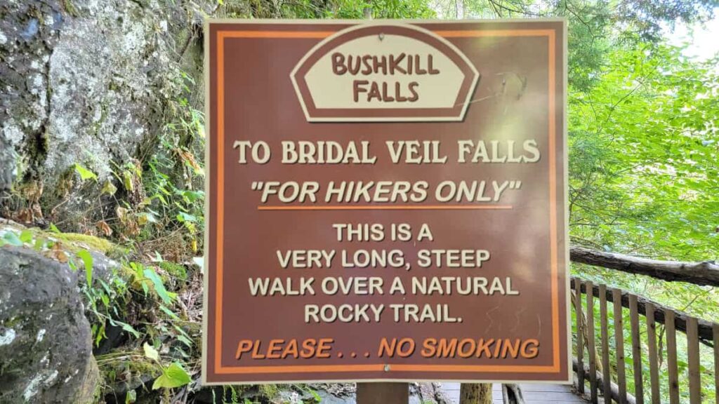 a gin at Bushkill Falls describes the difficulty of the Red Trail to Bridal Veil Falls