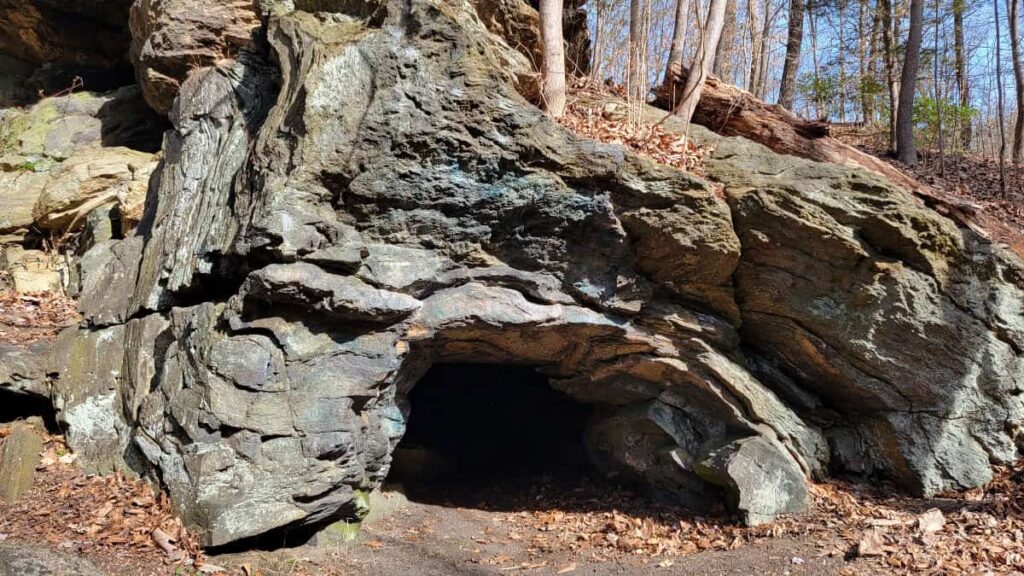 an entrance to a small cave in Wissahickon